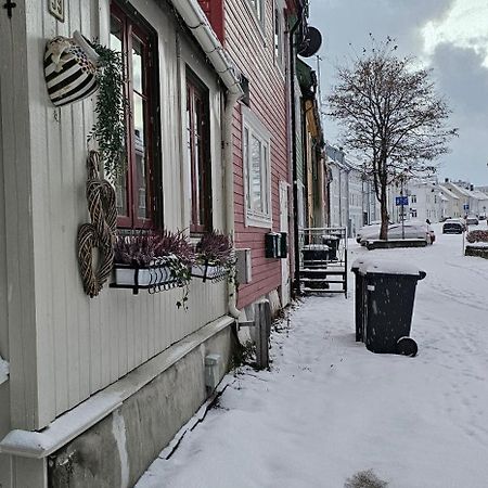 Small Town House Tromsø Esterno foto
